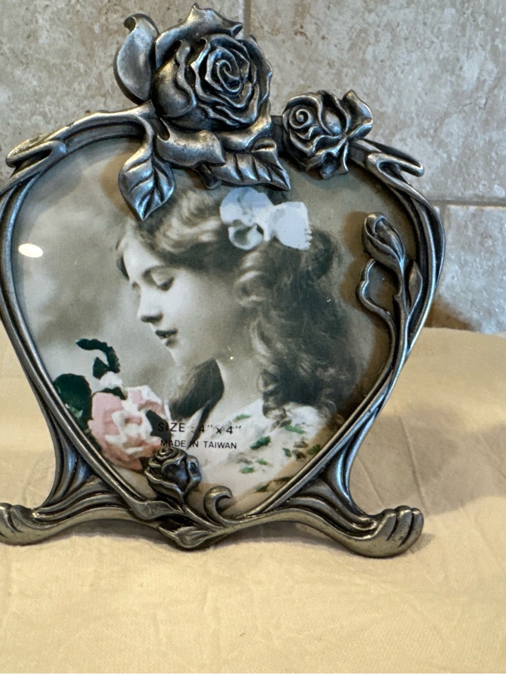 Vintage Heart Picture Frame Pewter Roses 4x4 Photo Made in Taiwan
